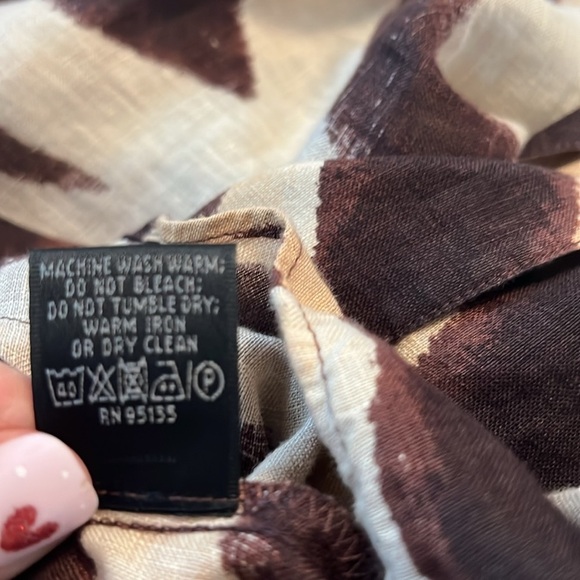 Lafayette 148 New York 100% Linen Animal Print 3/4 Roll Tab Sleeve Top Size 4 - Picture 10 of 10